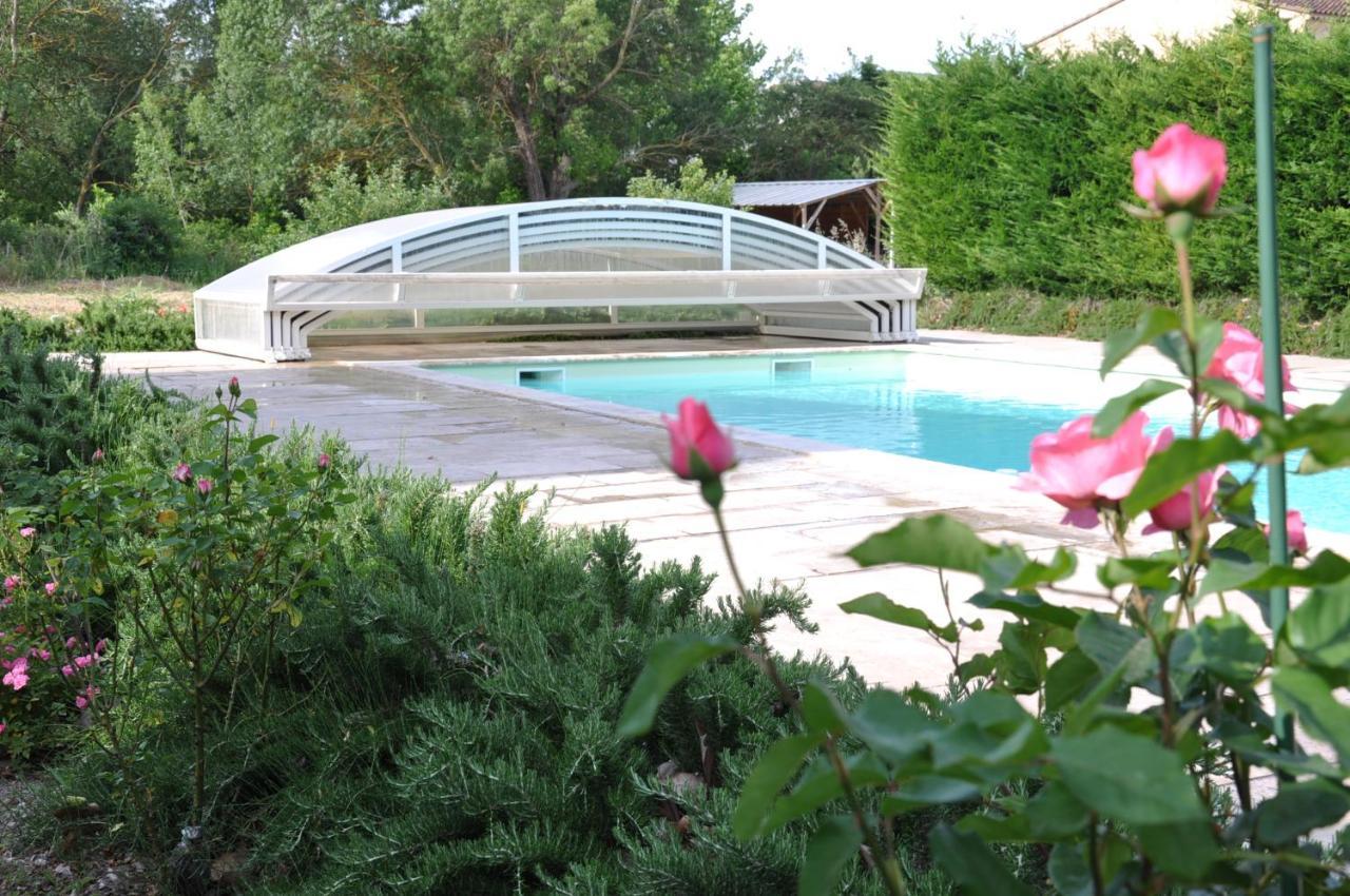 La Ferme De Tonton Jules Et Mame Julia Bed & Breakfast Entraigues-sur-la-Sorgue Exterior foto