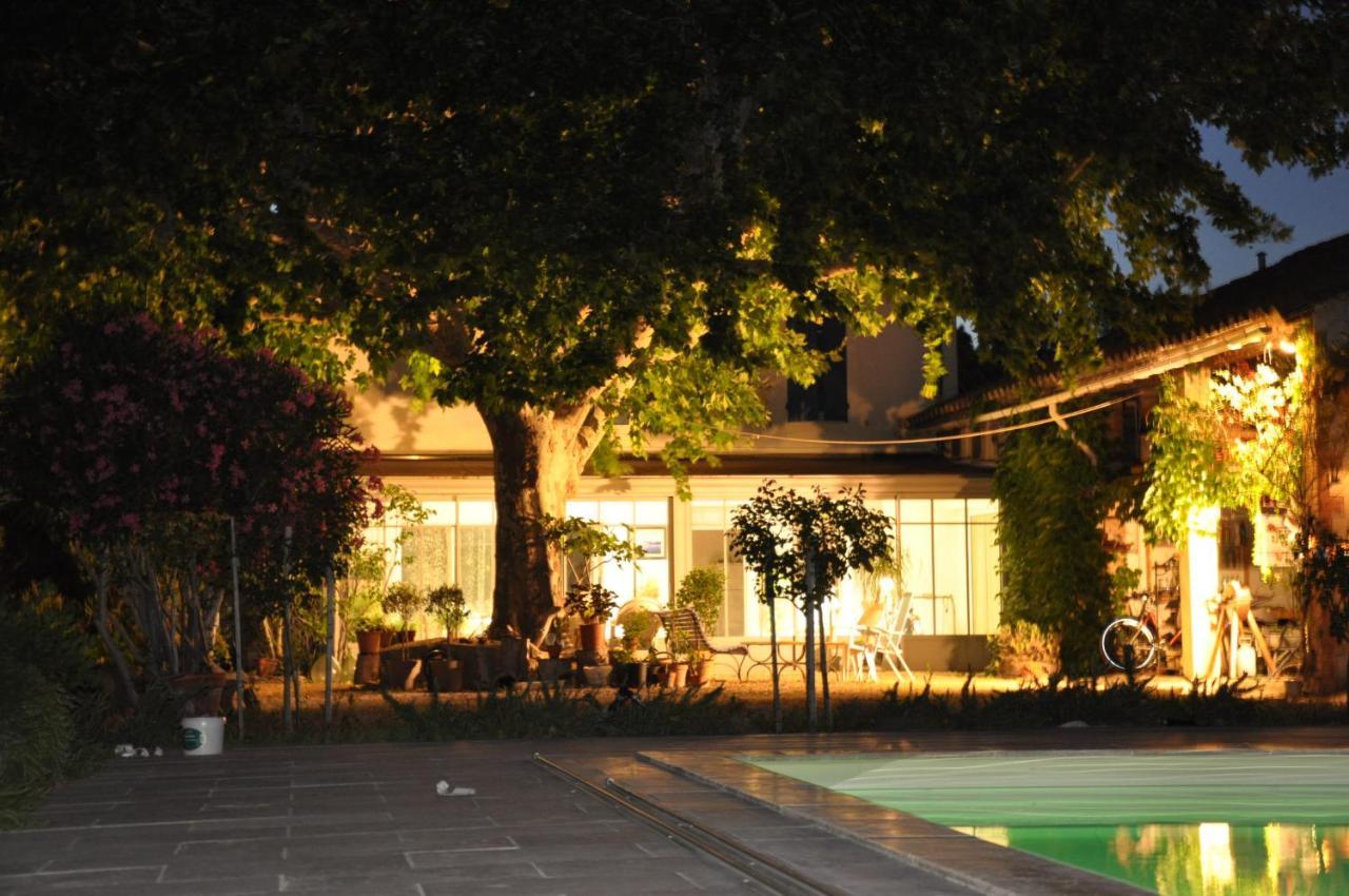 La Ferme De Tonton Jules Et Mame Julia Bed & Breakfast Entraigues-sur-la-Sorgue Exterior foto