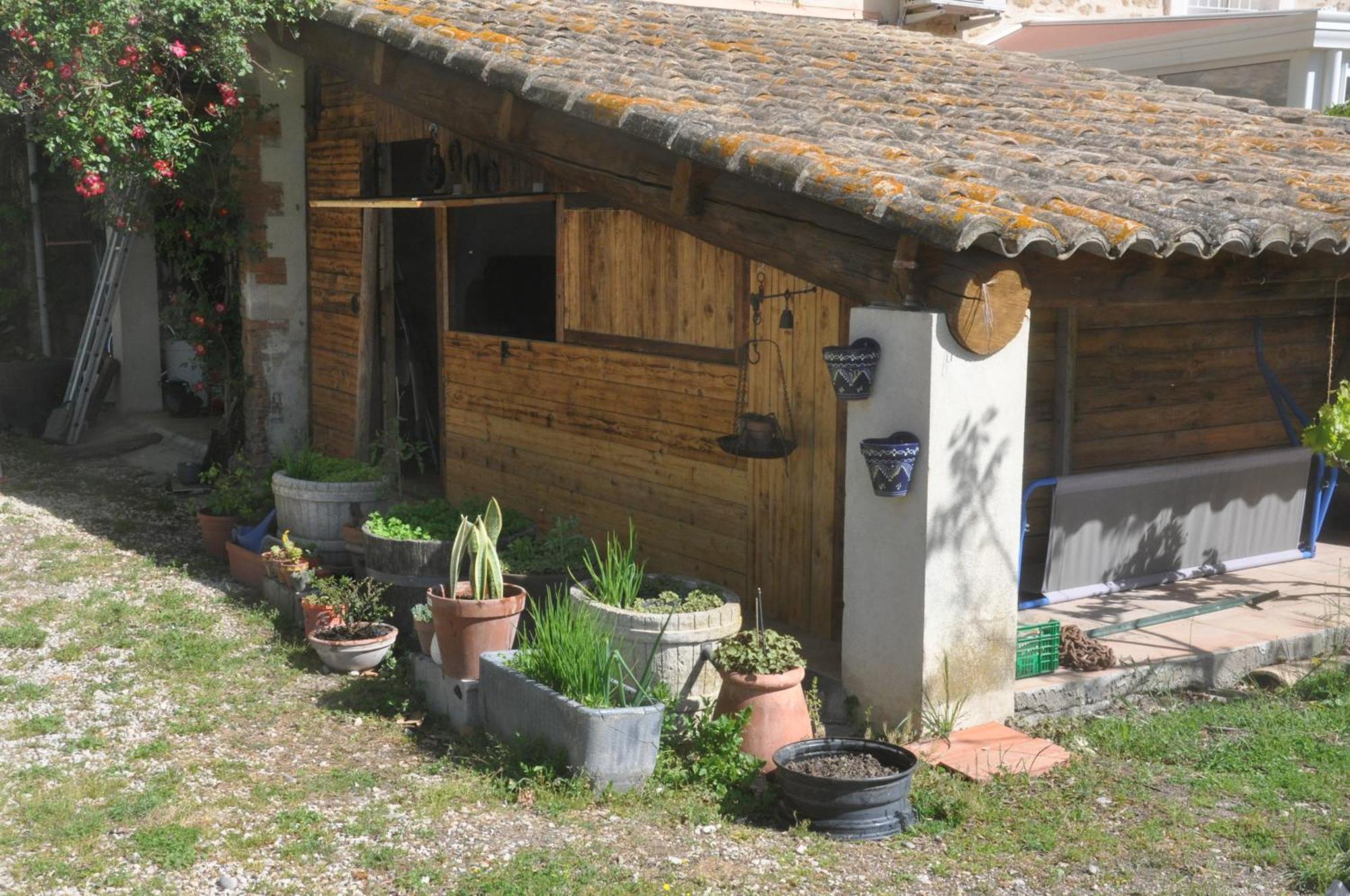 La Ferme De Tonton Jules Et Mame Julia Bed & Breakfast Entraigues-sur-la-Sorgue Exterior foto